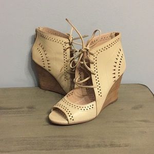 Restricted Lace Up Wedges
